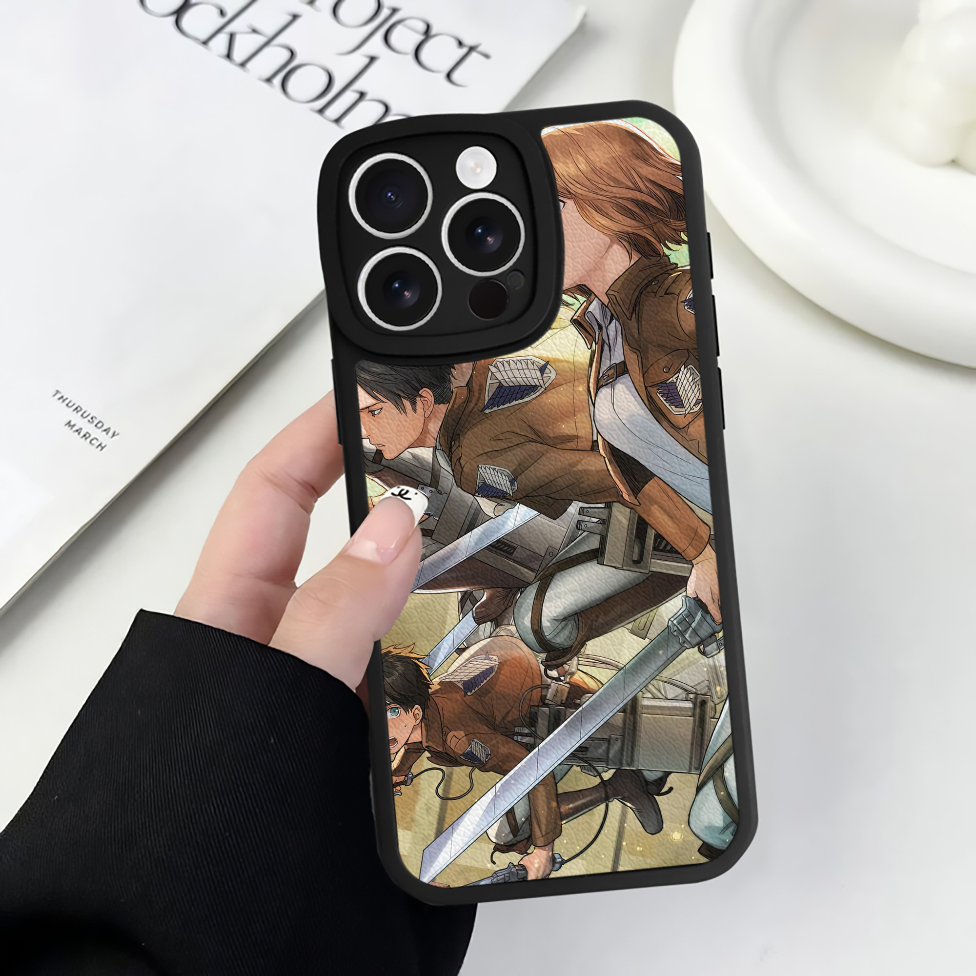 （画像用） 進撃の巨人 Attack on Titan 【iPhone 16シリーズ対応】シリコンスマホケース（レザー調） 材質：シリコン